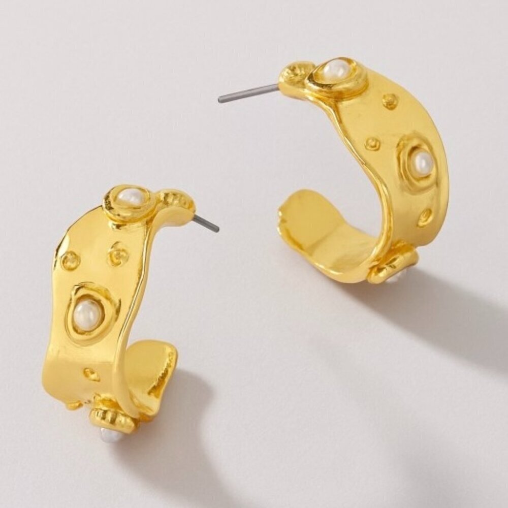 1 LEFT!! LIVIA WAVY PEARL STUDDED HOOP EARRINGS